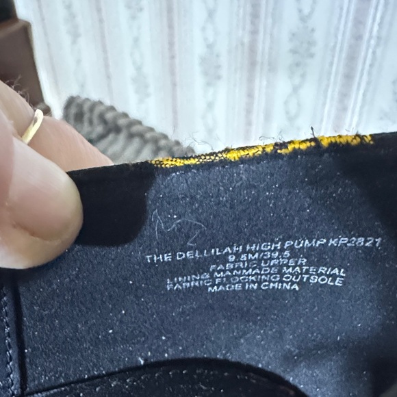 Katy Perry Collections Black and Gold Floral Heels (T5) - Picture 4 of 7